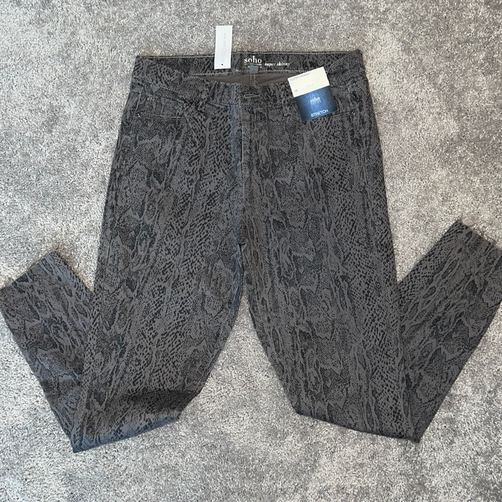 Snake printed design, gray & black skinny pant, size 12
